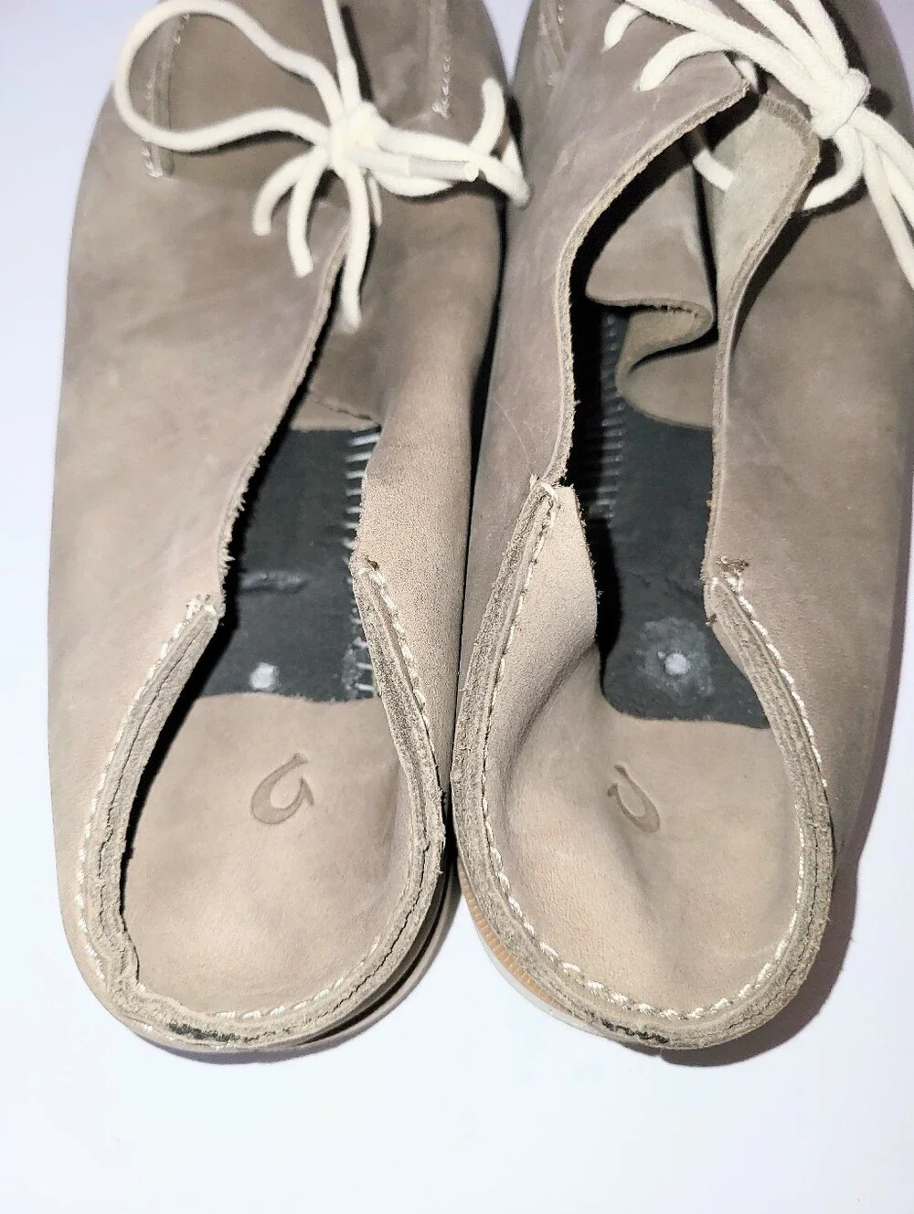 OluKai men taupe